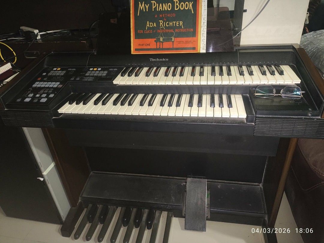 Technics SX-EN1 ELECTRONIC ORGAN PIANO SECOND HAND (Category: Musical Instruments) located in Quezon City. Submitted by leiGPT (Listing ID 1437720473, Image 3). Description: Technics SX-EN1 ELECTRONIC ORGAN Electronic Organ 44 Upper keyboard, 44 lower keyboard 13 Pedal Keys with Piano Book Vintage Can be for display Not turning on / unused for decades - unsure of problem ₱7,000 📍 Pasong Tamo, QC Delivery: Lalamove truck / Pick up.