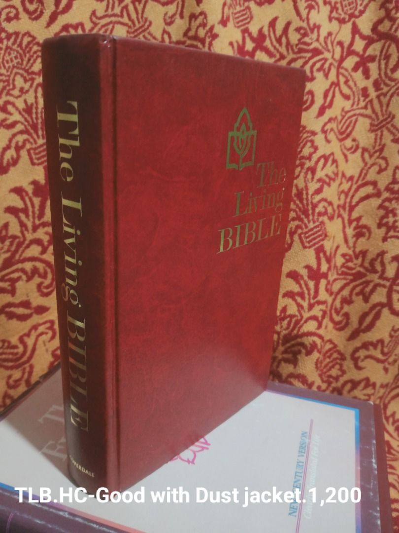 The Living Bible Hardcover (Category: Religion Books) located in Manila. Submitted by unomynemludn.unomynemludn (Listing ID 1437620108, Image 1). Description: - The Living Bible hardcover edition - Features a red cover with gold lettering - Includes a dust jacket - Ideal for religious readers and collectors.