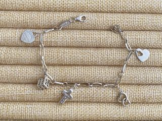 (Category: ) located in . Submitted by silvershineph (Listing ID 1437637124, Image 1). Description: .