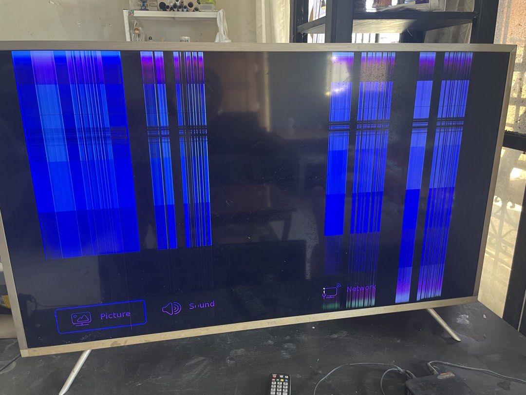 TLC SMART TV DEFECTIVE (Category: TV) located in Las Pinas. Submitted by lauricontapay (Listing ID 1437643787, Image 2). Description: Defective screen naglalaro lang ng ps4 biglang naging ganyan ₱750 TCL Model LED49P2US Smart tv Multiple HDMI ports (including 2.1), USB ports, LAN/Ethernet, Bluetooth, and built-in dual-band Wi-Fi..