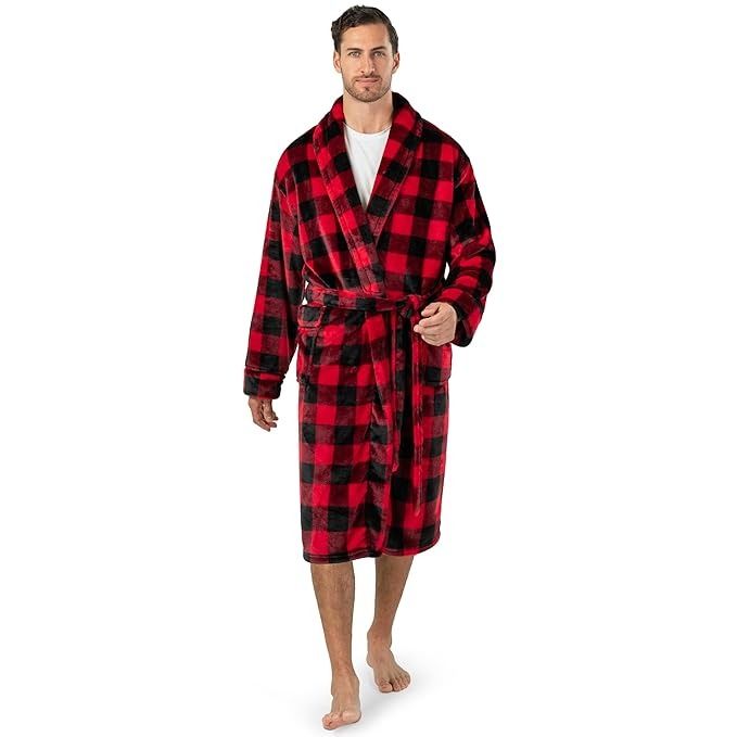Tommy Hilfiger fleece bathrobe (Category: Coats, Jackets and Outerwear) located in Marikina City. Submitted by aniroc1209 (Listing ID 1437598532, Image 2). Description: - Brand new Tommy Hilfiger Bathrobe - Classic red and black plaid design - Made of plush fleece material - Still in original packaging with tags - Size: SP/M rfs: wrong size.
