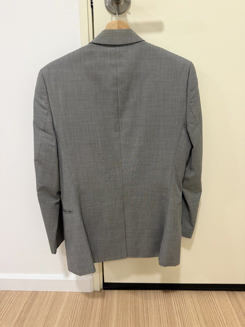 Topman Blazer (Category: Coats, Jackets and Outerwear) located in Gombak. Submitted by barangsempoi (Listing ID 1437726395, Image 2). Description: Beli RM 499 Condition 7/10.