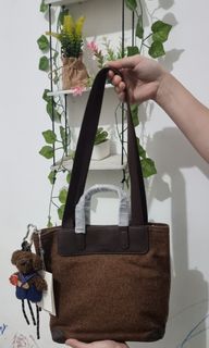 (Kategori: ) berada di . Dikirim oleh belvinstudio11 (ID iklan 1433522870, Gambar 1). Deskripsi: .