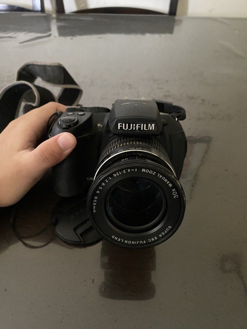 UNTESTED/FOR PARTS CAMERA (Category: Cameras) located in Manila. Submitted by the.rethrough (Listing ID 1437647960, Image 2). Description: Fujifilm HS 25 Fujifilm 4800z Sony DSC-W150 Kodak-M340 ALL UNTESTED TAKE ALL ONLY FOR PARTS CAMERA UNTESTED BUT DECLARED AS FOR PARTS PARA SURE HEHEHEHE again for take all lang po kung gusto ng isa lang same price pa din as is buy at your own risk no return/refund Gcash payment no COD BULACAN LOC.