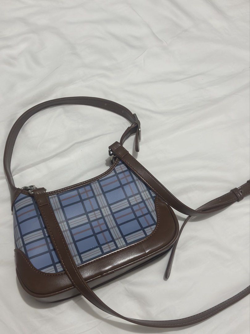 vanwalk cowboy shoulder underarm bag (Category: Shoulder Bags) located in San Manuel. Submitted by charliiize (Listing ID 1437672391, Image 3). Description: WTS LFB 🦢 - check my x account (@briannelizeee) for proofs 🛒 — vanwalk cowboy shoulder underarm bag — like new (never been used only for display) — no box, dust bag only price : ₱1,500 original price/got it for: ₱2,700 🗒️ ~ payo/dop ✅ - x sensi 📍- pangasinan 🚛 - jnt 🧾 - gcash can lower 