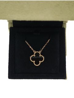 (Category: ) located in . Submitted by closetcompany (Listing ID 1437658209, Image 1). Description: .