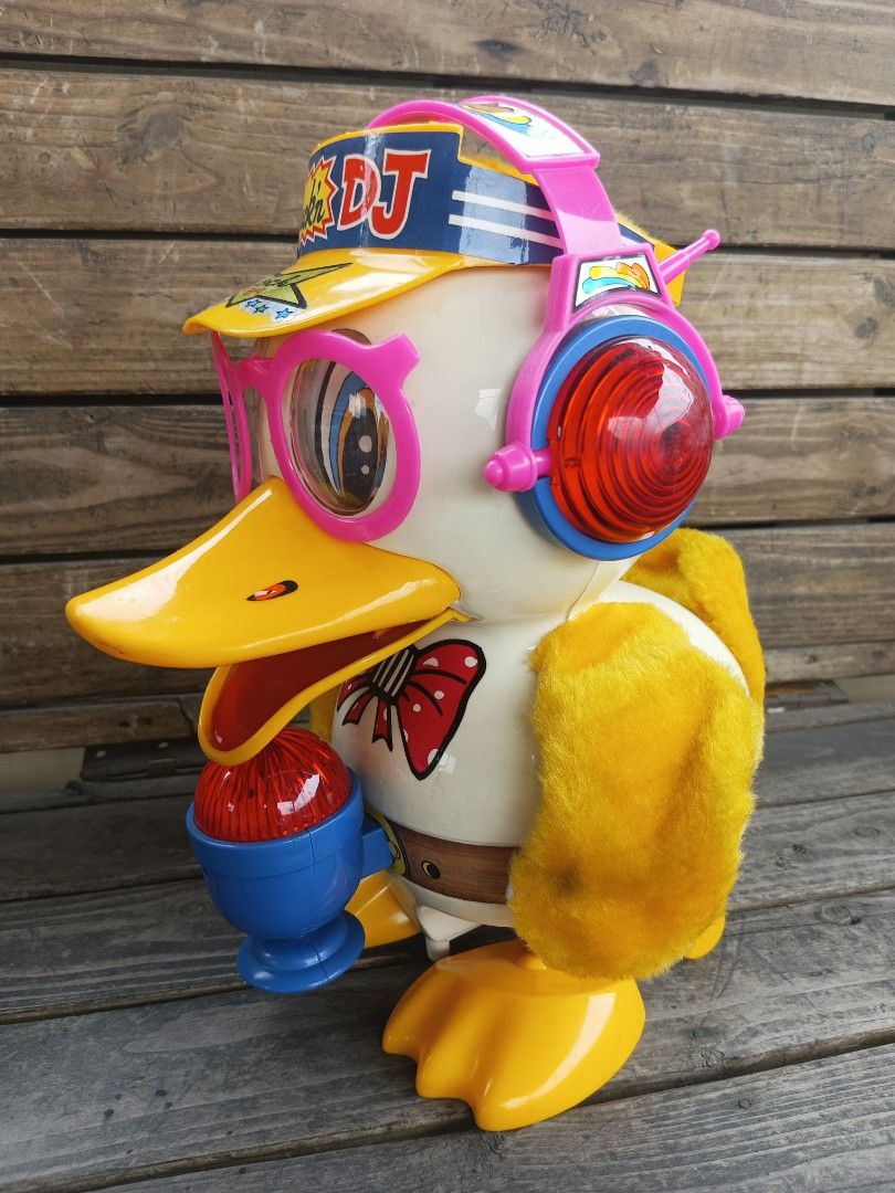 Vintage duck DJ toy from japan (Category: Toys & Games) located in Quezon City. Submitted by markgolveo (Listing ID 1437601344, Image 2). Description: Vintage duck DJ toy from japan untested for parts out or displays.