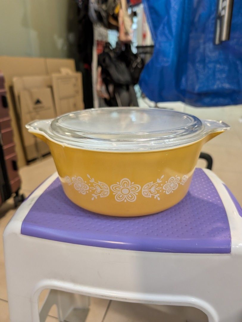 Vintage Pyrex Butterprint Casserole Dish with Lid
