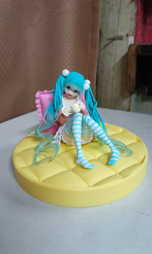 VOCALOID, TAITO CASUAL WEAR VER. HATSUNE MIKU (Category: Toys & Games) located in Manila. Submitted by dahdaaa (Listing ID 1437749275, Image 1). Description: ↛ Condition: Loose only (no issue/WYSIWYG) ↛ can provide any proofs ↛ MOP: Cash/Gcash ↛ MOD: LBC, Lalamove, J&T or Pick up ↛ MEET UP: SM Sta.Mesa/Quiapo Church/Savemore Nagtahan/Vicente Cruz, España Blvd ↛ LOC: Sampaloc/Quiapo, Manila.