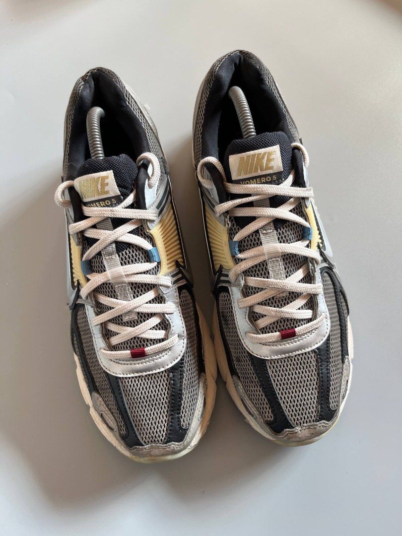VOMERO 5 BLACK SILVER PHANTOM (10US) (Category: Sneakers) located in Baguio. Submitted by grabUrPairs (Listing ID 1437644946, Image 3). Description: - Nike Zoom Vomero 5 - Color: Grey, Black, Cream - Mesh upper - White swoosh - Cushioned sole - Lace-up closure - Nike logo on tongue and heel - Pre-owned.