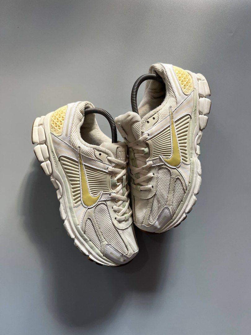 VOMERO 5 SAIL (8US MENS) (Category: Sneakers) located in Baguio. Submitted by grabUrPairs (Listing ID 1437644803, Image 2). Description: 9US WOMENS 8US MENS PAIR ONLY EXCELLENT.