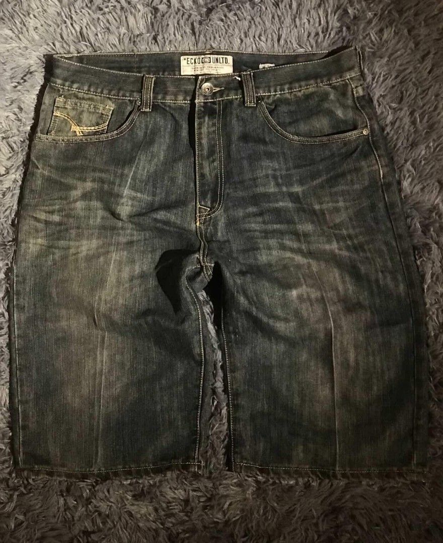 VTG ECKO x JAG DENIM JACKET & BAGGY JORTS (AUTHENTIC) (Category: Coats, Jackets and Outerwear) located in Manila. Submitted by cruzseanxx_ (Listing ID 1437676609, Image 1). Description: BOTH AUTHENTIC CRISPY BOTH NO ISSUE 10/10 COLOR RATE JORTS : 36W 25L 14THIGH 12HEM JACKET : 25L 21W.