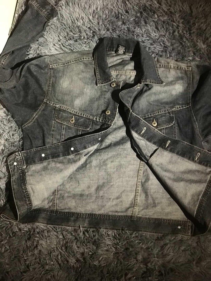 VTG ECKO x JAG DENIM JACKET & BAGGY JORTS (AUTHENTIC) (Category: Coats, Jackets and Outerwear) located in Manila. Submitted by cruzseanxx_ (Listing ID 1437676609, Image 3). Description: BOTH AUTHENTIC CRISPY BOTH NO ISSUE 10/10 COLOR RATE JORTS : 36W 25L 14THIGH 12HEM JACKET : 25L 21W.