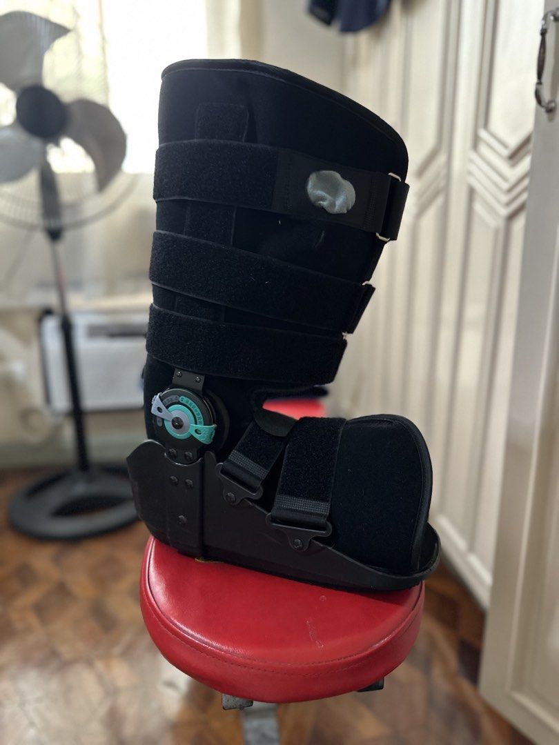 Prime Brace for walking support (Category: Braces, Support & Protection) located in Manila. Submitted by jcmph (Listing ID 1437585817, Image 3). Description: - Black walking boot - Adjustable straps for a secure fit - Rocker bottom sole for natural gait - Provides support and immobilization - Adjustable hinge for controlled range of motion Foot and ankle fracture stabilization Acute and severe ankle sprain Post surgery application. Size 9-12.