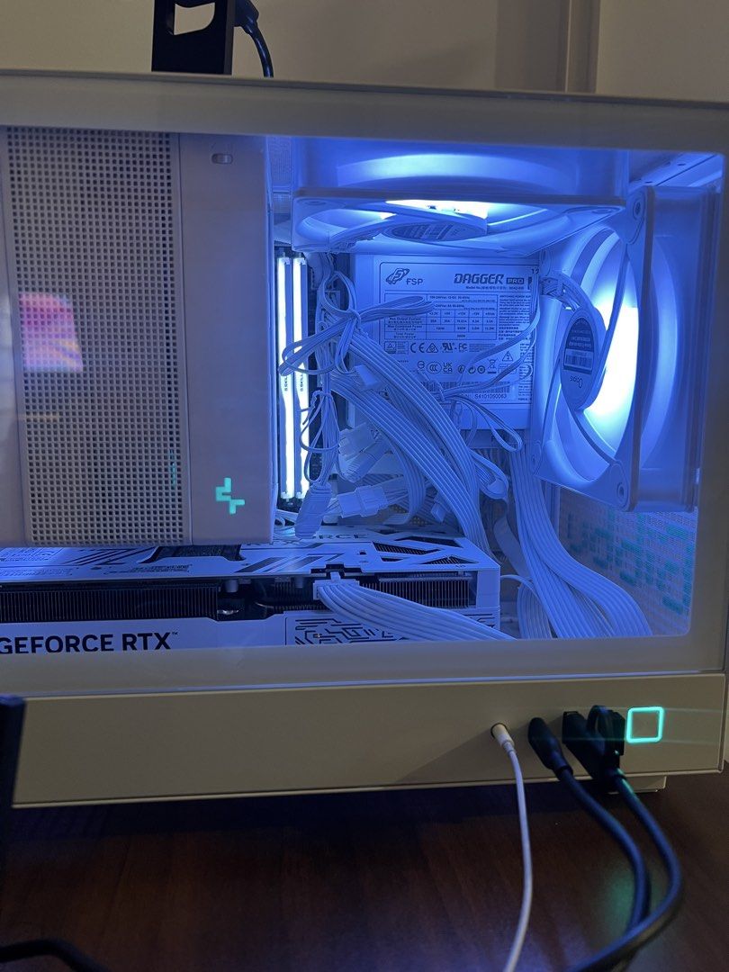 White ITX Gaming Desktop Unit | Ryzen 5 7600 + RTX 5070 (Category: Desktops) located in Paranaque City. Submitted by ginostar (Listing ID 1437703384, Image 2). Description: Selling White ITX Gaming Desktop aka Gibby. ✨ PC Specifications ✨ CPU: AMD Ryzen 5 7600 MoBo: MSI B650I Edge WiFi RAM: 32 GB (2x16 kit) G.Skill DDR5 5200 GPU: Nvidia GeForce RTX 5070 12 GB Storage: Samsung SSD 990 PRO 2 TB and 990 PRO with Heatsink 1 TB PSU: FSP Dagger Pro 850
