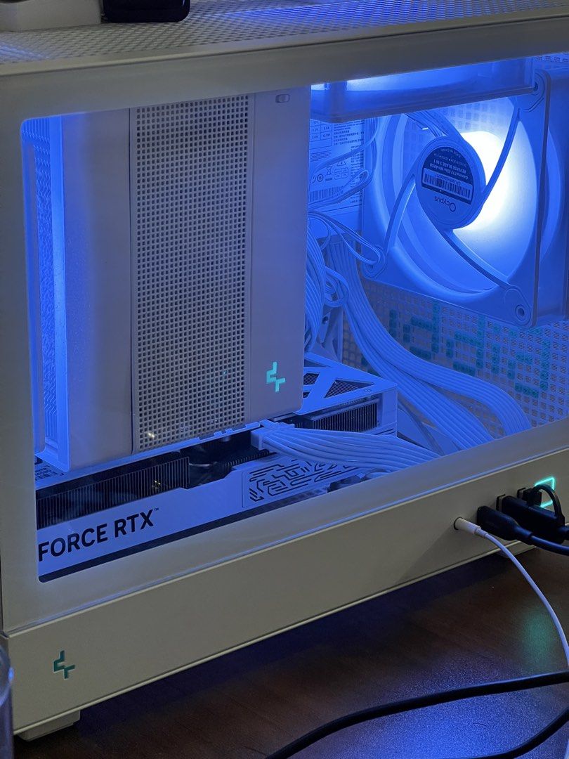 White ITX Gaming Desktop Unit | Ryzen 5 7600 + RTX 5070 (Category: Desktops) located in Paranaque City. Submitted by ginostar (Listing ID 1437703384, Image 3). Description: Selling White ITX Gaming Desktop aka Gibby. ✨ PC Specifications ✨ CPU: AMD Ryzen 5 7600 MoBo: MSI B650I Edge WiFi RAM: 32 GB (2x16 kit) G.Skill DDR5 5200 GPU: Nvidia GeForce RTX 5070 12 GB Storage: Samsung SSD 990 PRO 2 TB and 990 PRO with Heatsink 1 TB PSU: FSP Dagger Pro 850