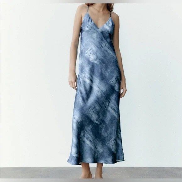 Zara Blue Silk Dress (Category: Dresses) located in Caloocan City. Submitted by aeripreloved (Listing ID 1437627450, Image 2). Description: .