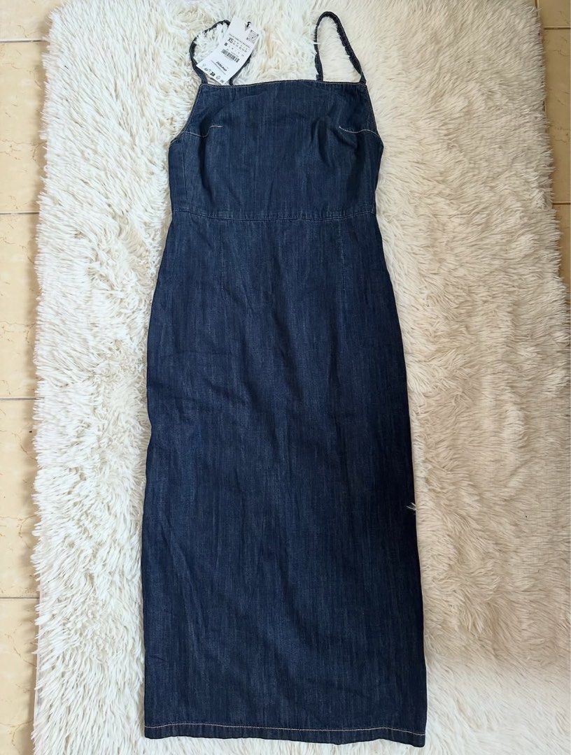 Zara Denim Dress (Category: Dresses) located in Lucena. Submitted by helpmedeclutter07 (Listing ID 1437601620, Image 1). Description: Xs is already sold MEDIUM AVAILABLE.