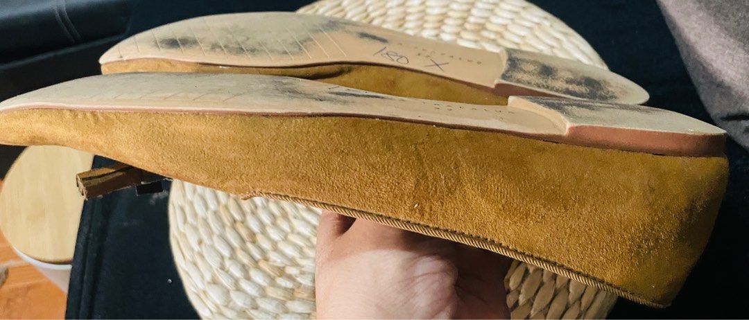 Zara Trafaluc Mustard Shoes (Category: Flats & Sandals) located in Batangas. Submitted by norskieshoppe (Listing ID 1437646600, Image 3). Description: sz 7 suede nice when worn.