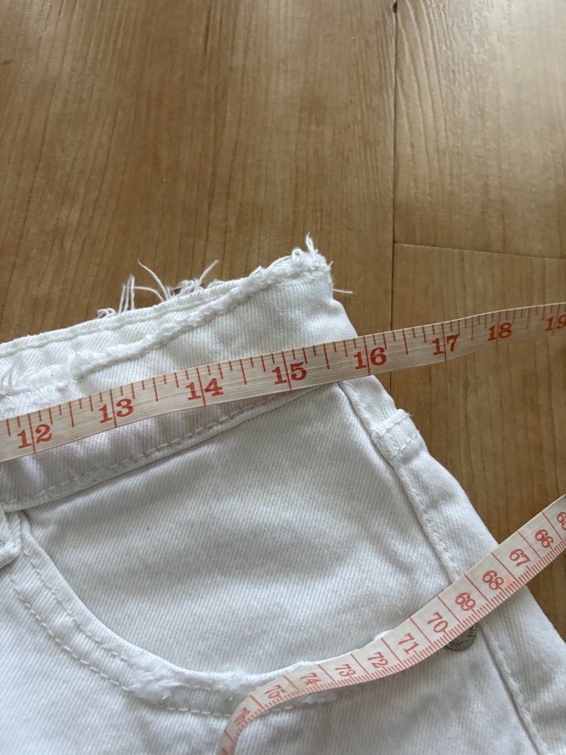 Zara White Denim Skirt (Category: Shorts) located in Manila. Submitted by cutiechez (Listing ID 1437632803, Image 3). Description: - good quality - highwaist style - can be used anywhere.