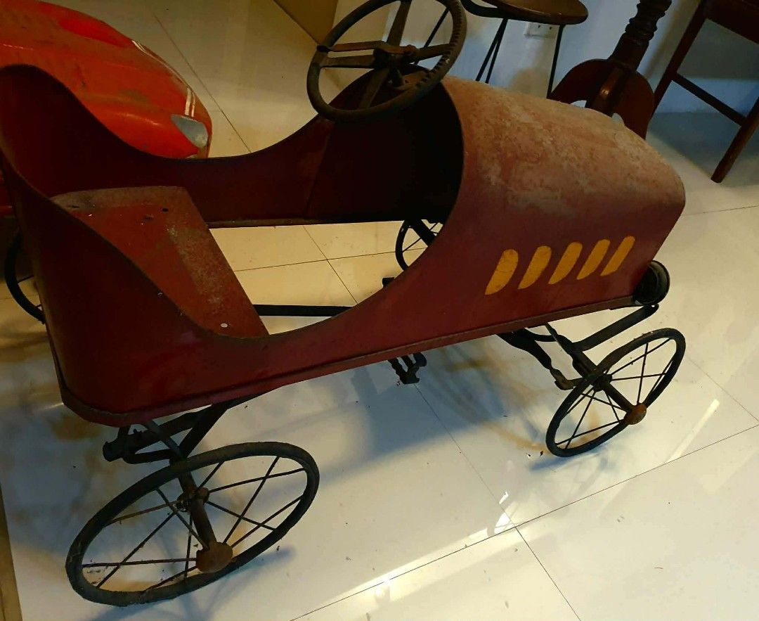 1920 LINCOLN PEDAL CAR (Category: Vintage Collectibles) located in Cainta. Submitted by galleriesofartsandantiques (Listing ID 1437772030, Image 3). Description: 1920 LINCOLN PEDAL CAR FOR KIDS FOR COLLECTION DISPLAY FOR MANCAVE.
