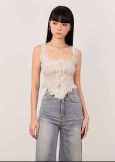 (Category: ) located in . Submitted by clearmywardrobeplssssss (Listing ID 1437894836, Image 1). Description: .
