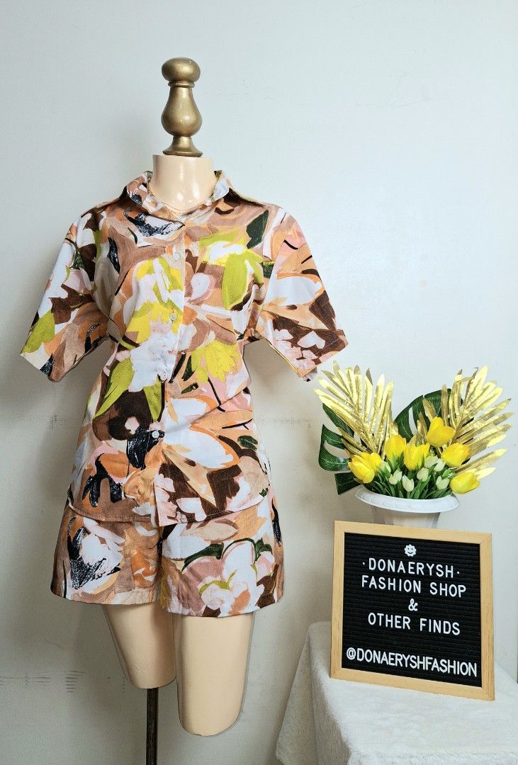 💛 LaLune Coordinates 💛 (Category: Sets or Coordinates) located in Rizal. Submitted by donaeryshfashionshop (Listing ID 1437935891, Image 2). Description: 🌻 Lalune Coordinates 🌻 BKK made in Thailand 🌻 Fits M-L 🌻 Condition: Used once only 📱 Posted in multiple platforms. ❤️ Selling as-is. Please manage your expectations as this is a used item with visible signs of usage, but it is still in good, functional condition. 🔥 We strive to provide a