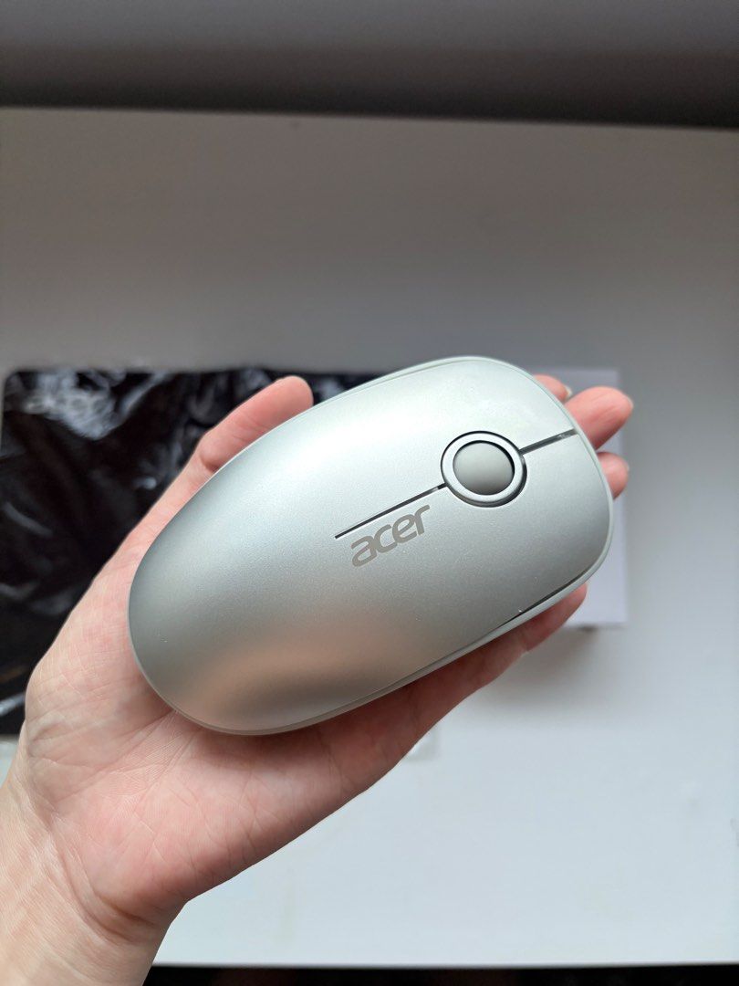 Acer Wireless Mouse with Mousepad - Silver454014999609354241