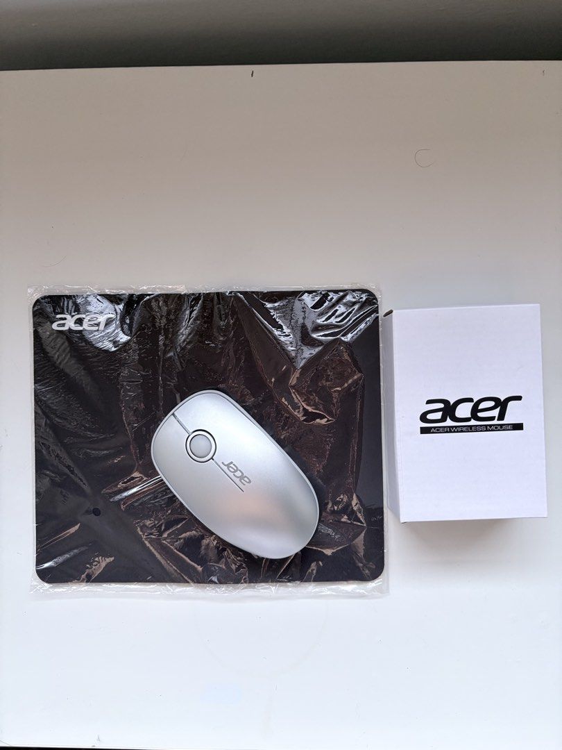 Acer Wireless Mouse with Mousepad - Silver454014999609354240
