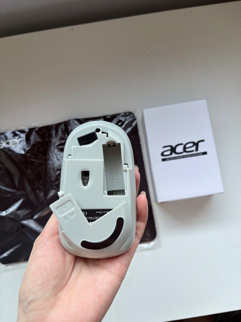 Acer Wireless Mouse with Mousepad - Silver454014999609354242