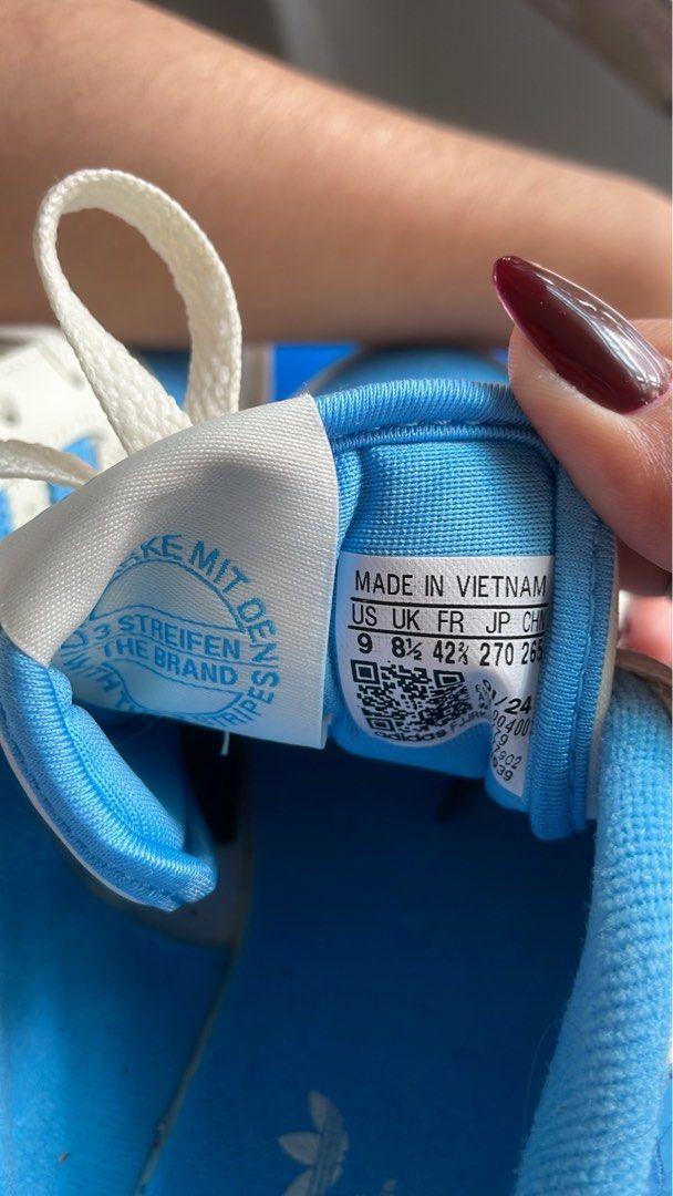 Adidas Forum Low CL - Blue and White (Category: Sneakers) located in Rizal. Submitted by alexamaep (Listing ID 1437800294, Image 3). Description: - Adidas Forum Low CL sneakers - Color: White and Blue - Features Adidas logo - Size: US 9, UK 8.5, FR 42 2/3, JP 270, CHN 265 - Made in Vietnam - Includes original box 100% ORIGINAL❗️ price is negotiable.