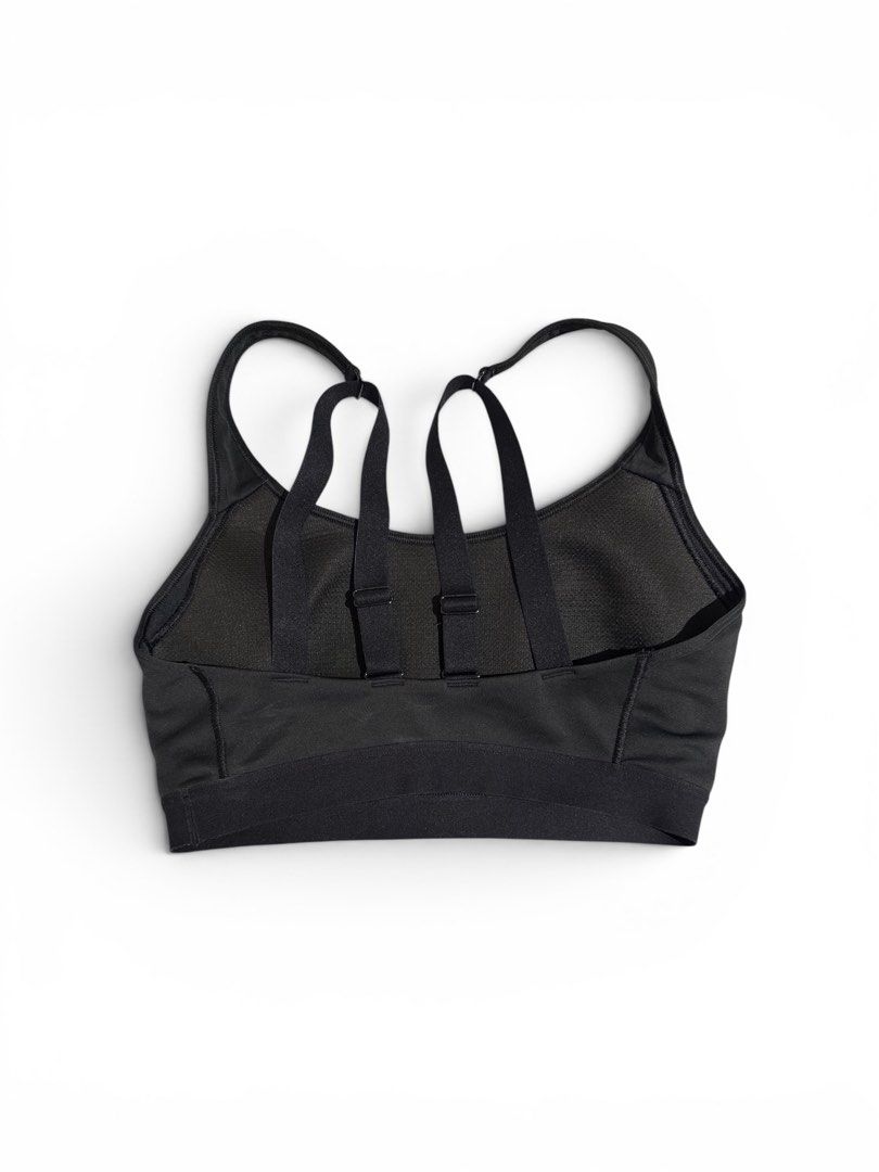 Adidas Sports Bra, Small (Category: Activewear) located in San Juan City. Submitted by clariaa (Listing ID 1437885125, Image 2). Description: No pad slot.