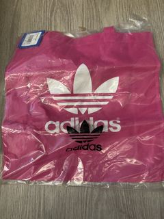 (Category: ) located in . Submitted by adidasfan2124 (Listing ID 1437784666, Image 1). Description: .