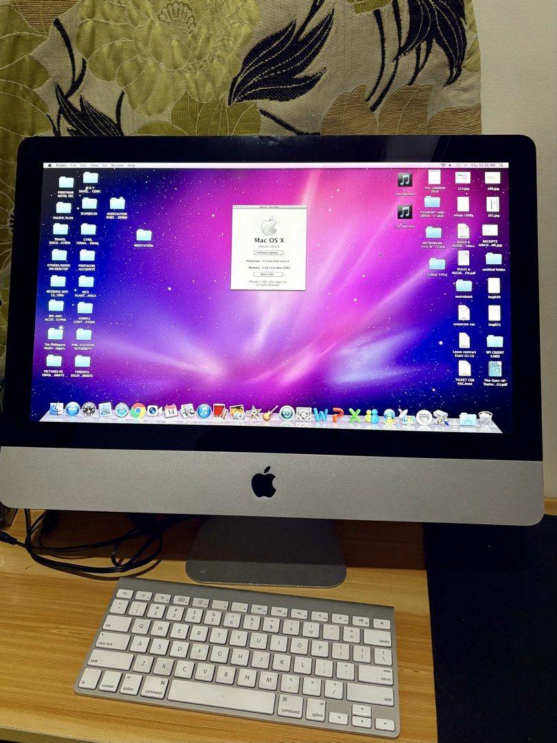 Apple iMac 21.5-inch (Mid 2011) (Category: Desktops) located in Manila. Submitted by nikkajamero (Listing ID 1437904853, Image 1). Description: Apple iMac 21.5-inch (Mid 2011) Details: - 2.5 GHz Intel Core i5 processor - 4GB RAM - Runs Mac OS X 10.6.8 - Includes original Apple keyboard and mouse (can include free speakers!) - Vibrant screen display - In good working condition.
