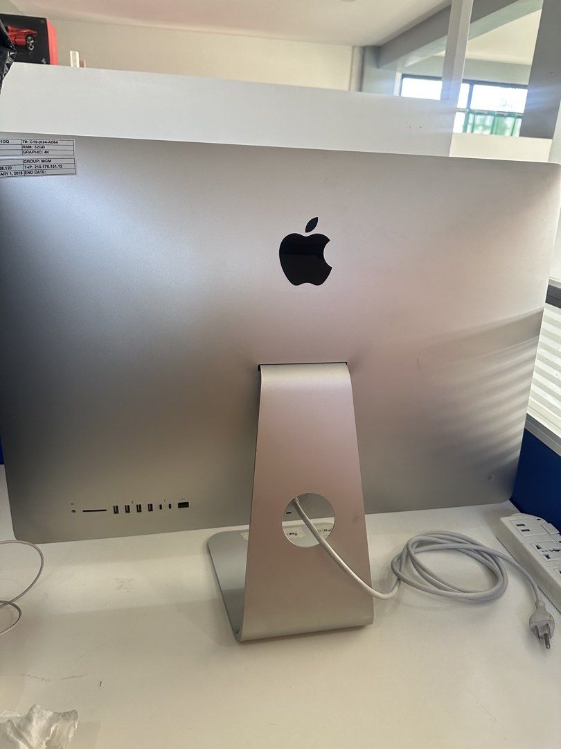 Apple iMac 27-inch Retina 5K (Category: Desktops) located in Paranaque City. Submitted by abiiii_ (Listing ID 1437808040, Image 2). Description: - 27-inch Retina display iMac 2017 - macOS Ventura - 4.2 GHz Quad-Core Intel Core i7 processor - 32GB RAM - Radeon Pro 580 8 GB graphics - 102.52 GB available of 121.02 GB SSD storage - Includes keyboard, power adapter and mouse (Not included yung connector ng mouse/keyboard).