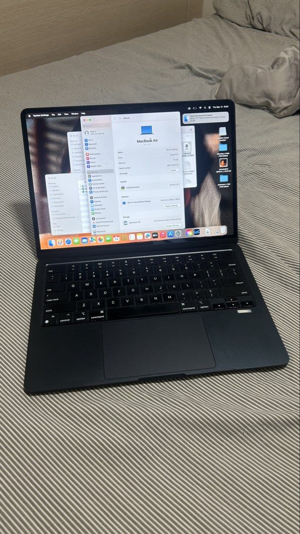 Apple MacBook Air M2453886336953886722