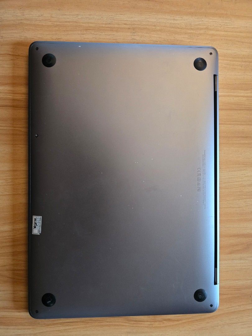 Apple MacBook Pro (2016)453756844476344322