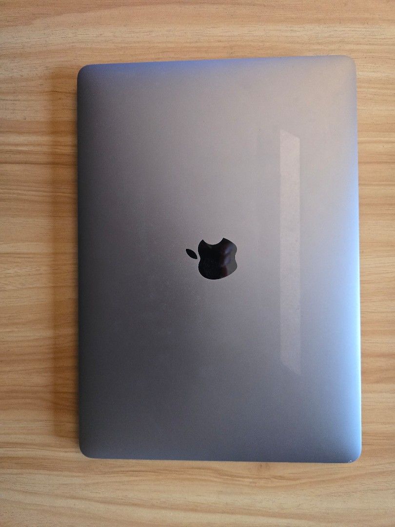 Apple MacBook Pro (2016)453756844476344320
