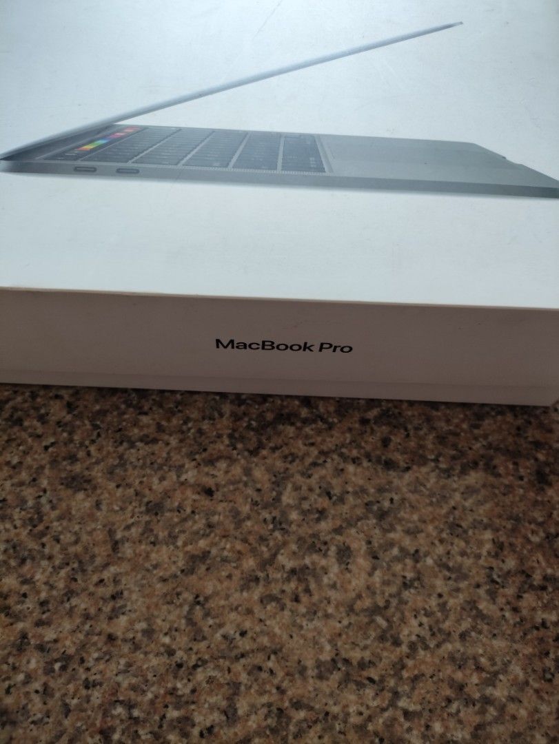 Apple MacBook Pro box453775037511116800