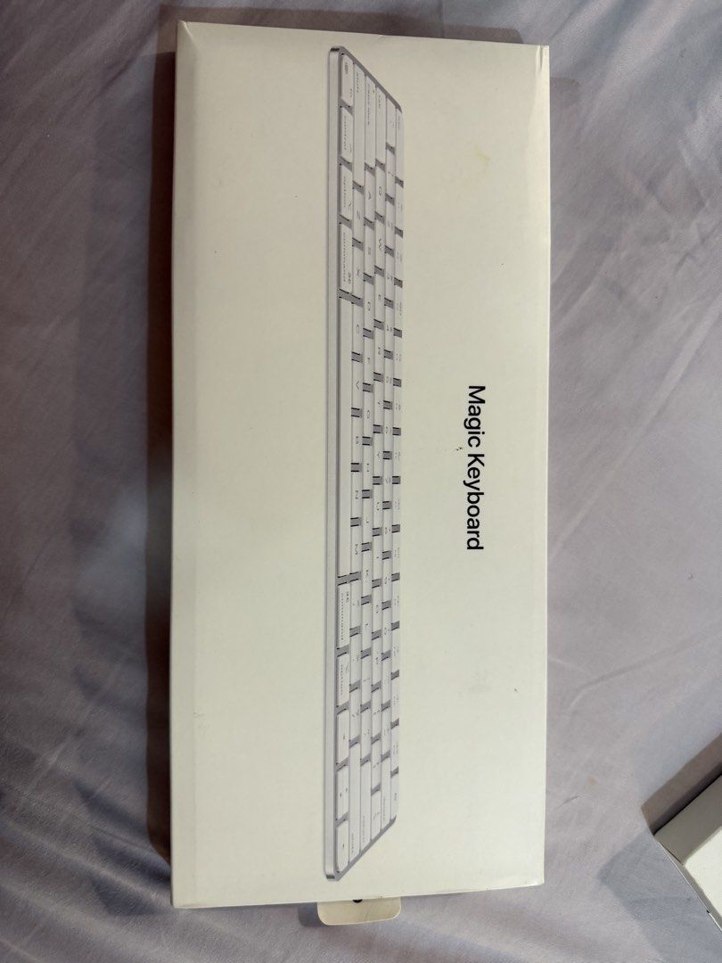 Apple Magic Keyboard - model A2450 Brand New454137399603384320