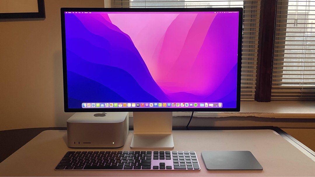 Apple Studio Display453878580731586560