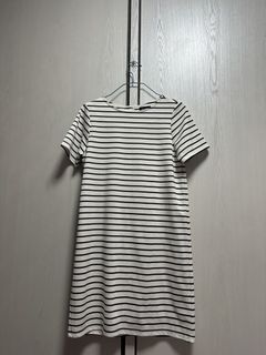 (Category: ) located in . Submitted by myxplodingwardrobe (Listing ID 1437896396, Image 1). Description: .