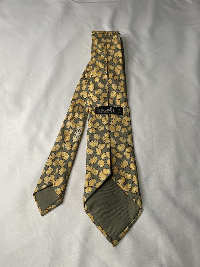 Authentic HERMES Necktie (Category: Luxury Accessories) located in Santa Cruz. Submitted by hongkongmarketph (Listing ID 1437897955, Image 3). Description: Good as new Authentic .