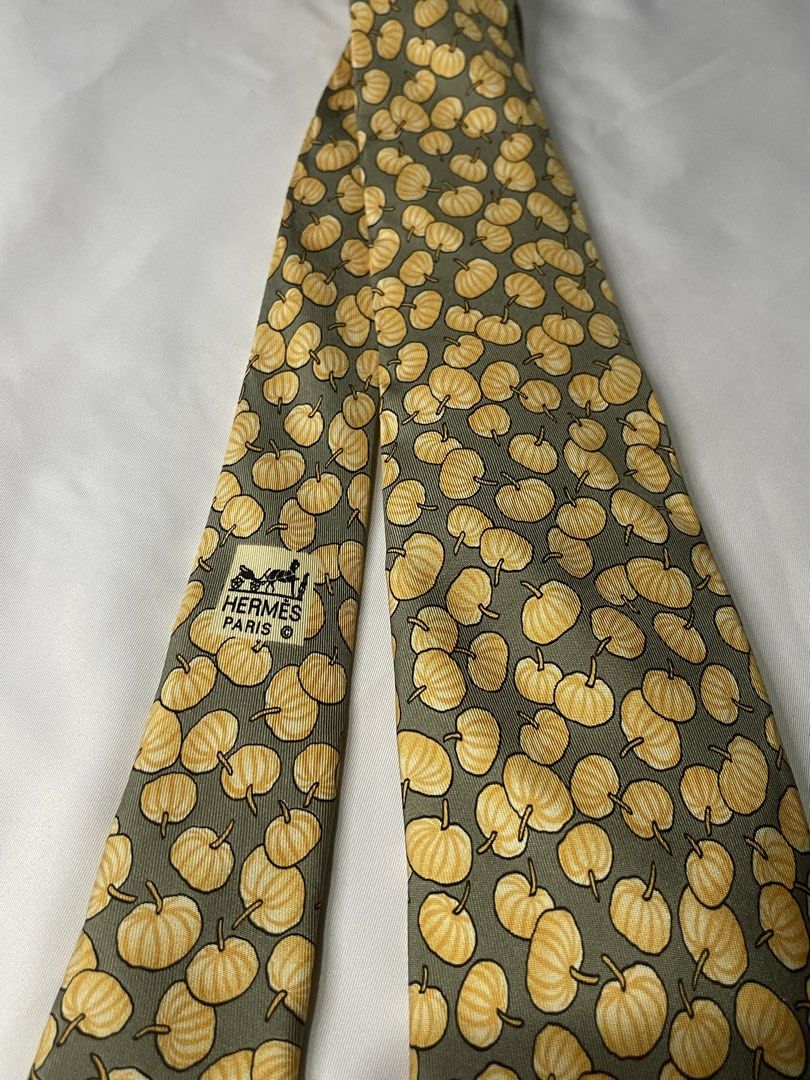 Authentic HERMES Necktie (Category: Luxury Accessories) located in Santa Cruz. Submitted by hongkongmarketph (Listing ID 1437897955, Image 2). Description: Good as new Authentic .