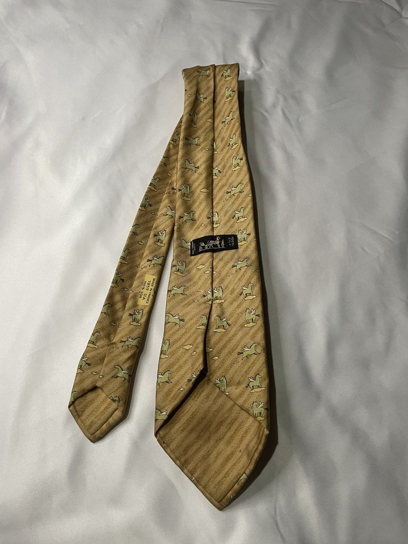 Authentic HERMES Necktie (Category: Luxury Accessories) located in Santa Cruz. Submitted by hongkongmarketph (Listing ID 1437898142, Image 3). Description: good new authentic .