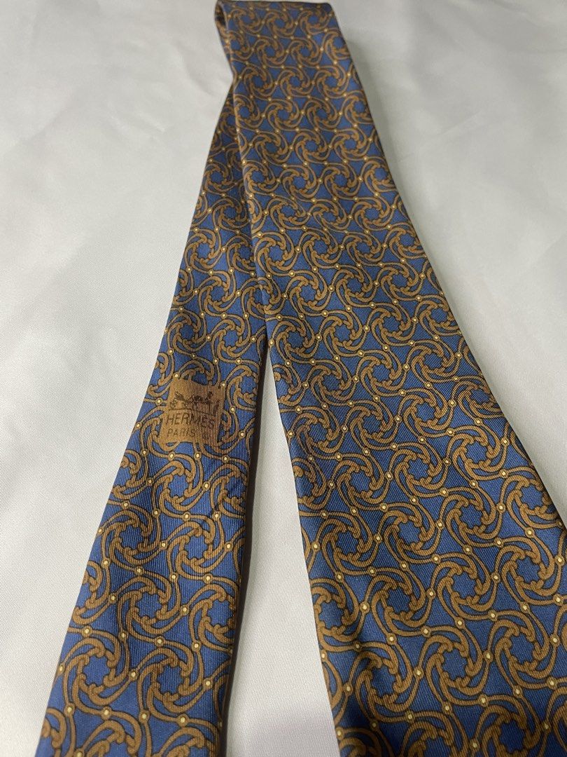 Authentic HERMES Necktie (Category: Luxury Accessories) located in Santa Cruz. Submitted by hongkongmarketph (Listing ID 1437898264, Image 2). Description: Good as new Authentic .