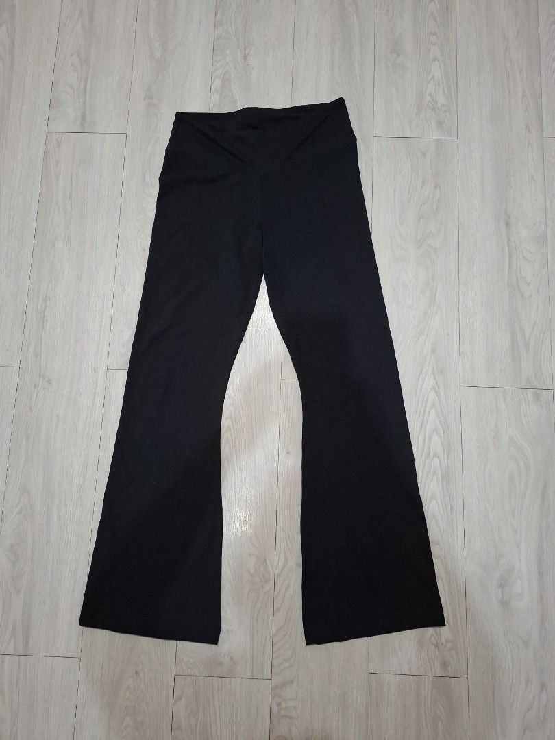 Balance Collection Flare Pants - Size S (Category: Other Bottoms) located in Bacolod City. Submitted by turtledove.1807 (Listing ID 1437788780, Image 1). Description: - Balance Collection black flare pants - Size: S - Fabric: Polyester, spandex, and coolmax blend - Features a wide leg opening.