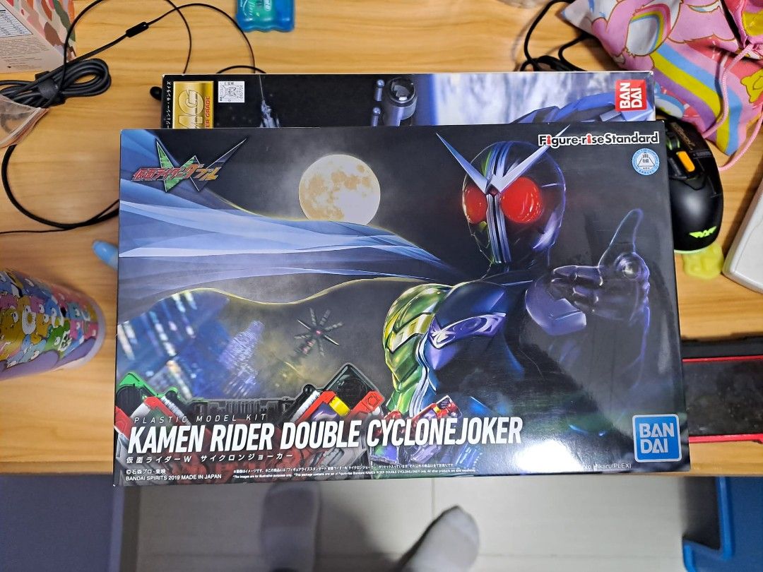 Bandai Figure-rise Standard Kamen Rider Double CycloneJoker (Category: Gundam Model Kits) located in Singapore. Submitted by maxmaxboi (Listing ID 1437770164, Image 1). Description: - Brand new, unopened Kamen Rider Double CycloneJoker model kit. - Figure-rise Standard from Bandai. - Perfect for collectors and Kamen Rider fans..