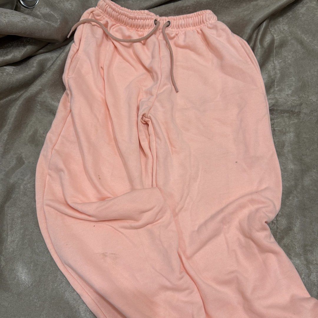 Barbie Sweatshirt and Sweatpants Set (Category: Sets or Coordinates) located in Manila. Submitted by blossm (Listing ID 1437927015, Image 2). Description: Barbie terno pants and long sleeves! 🤍 super ganda and kapal ng tela 😍.