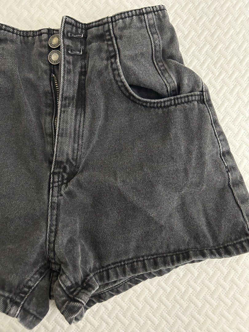 Bershka Denim shorts (Category: Shorts) located in Manila. Submitted by zhntffny (Listing ID 1437842700, Image 2). Description: original price: 1200 25-26 waistline.